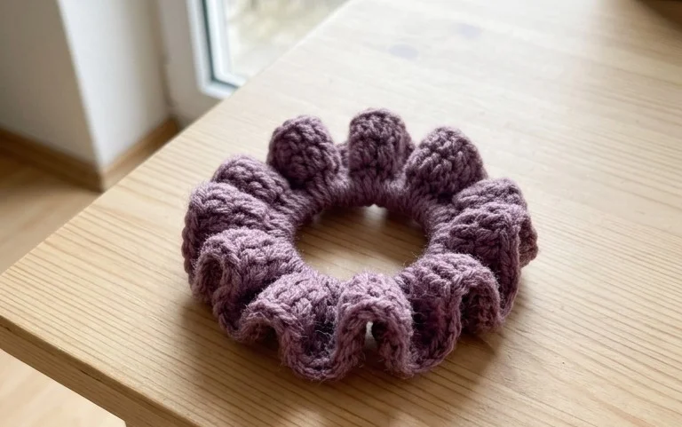 Häkelanleitung: Scrunchie mit Locken einfach selber machen
