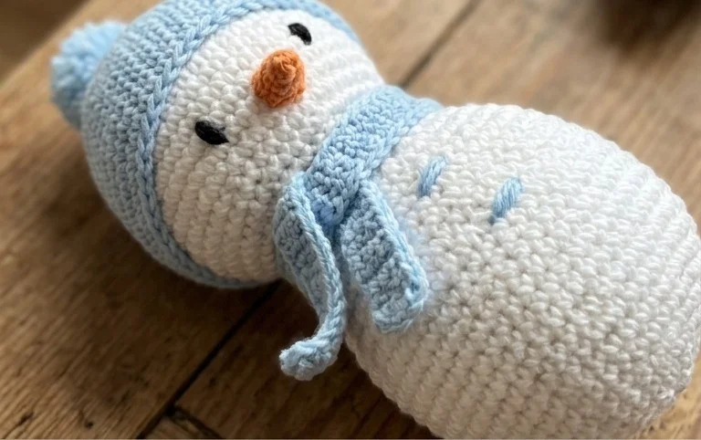 Christmas Snowman Amigurumi Free Pattern - Free Amigurumi Crochet Patterns